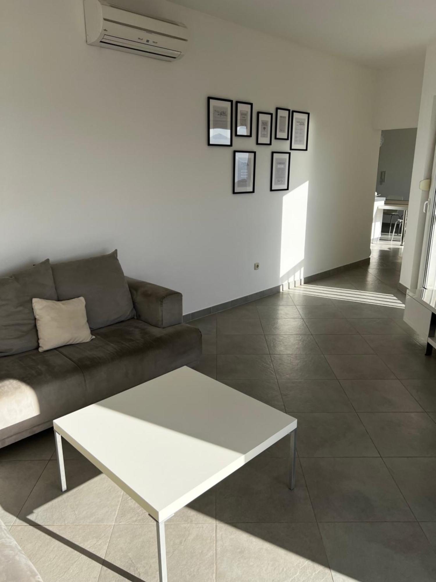 Kavajin Rooms Duće Værelse billede