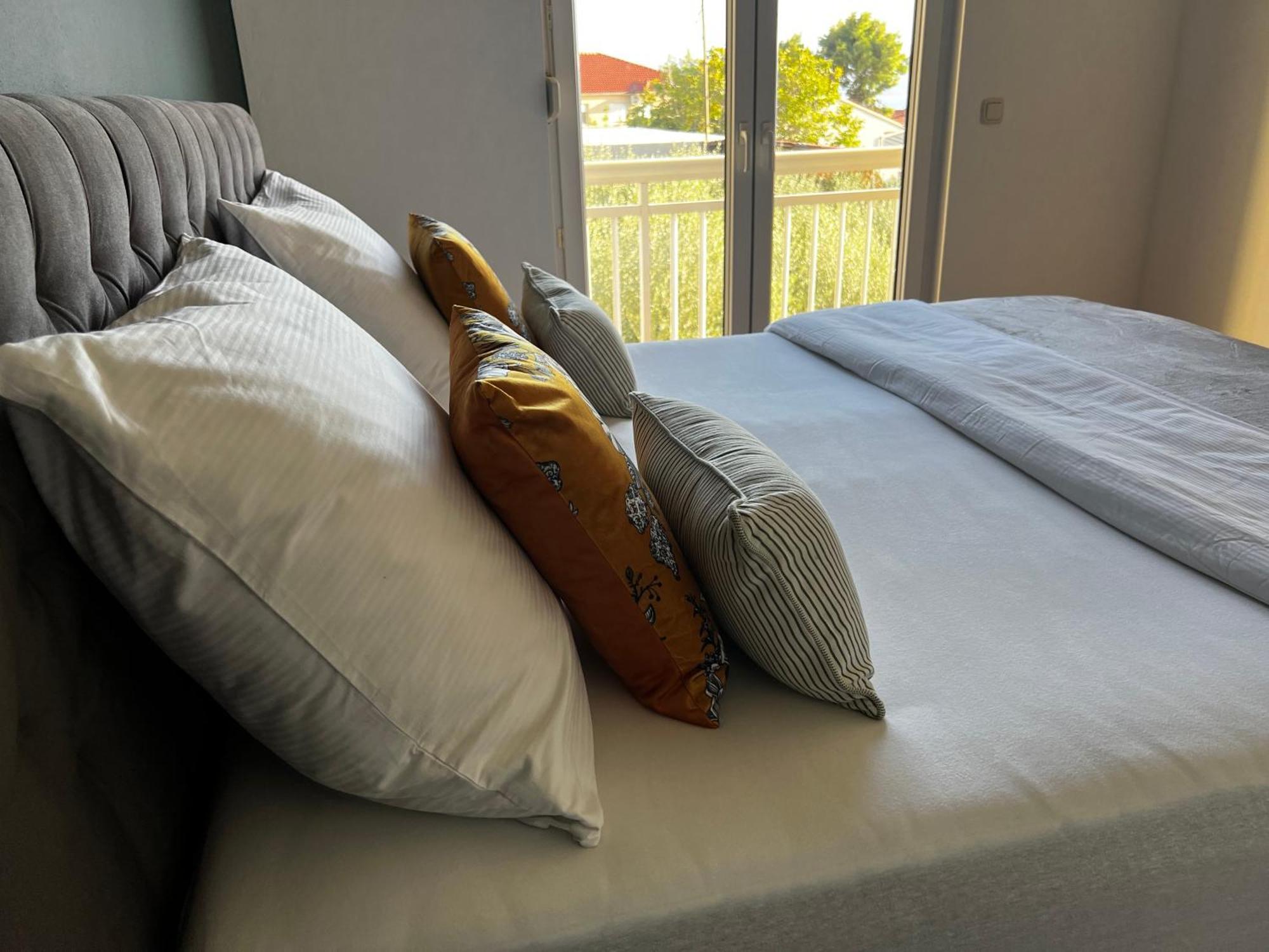 Kavajin Rooms Duće Værelse billede