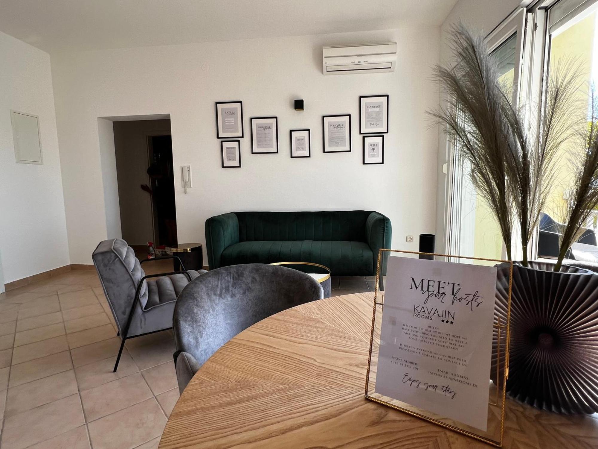 Kavajin Rooms Duće Værelse billede
